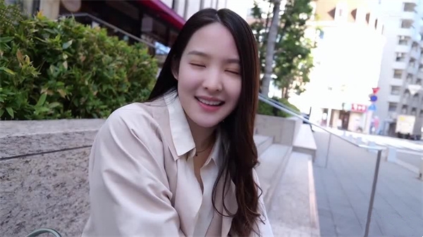 AI-章若楠-又白又嫩小妞好俊 — 2026